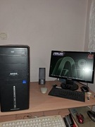 Komputer stacjonarny Firmy ASUS.