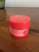 Peeling do ust Bath & Body Works Strawberry Pound Cake słodki 15 g