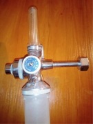 Reduktor tlenowy z nawilżaczem 