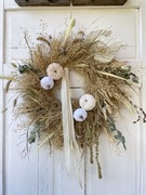 Wianek wieniec boho 50 cm z suszonych traw i dmuszka, jesień dynie jesienny