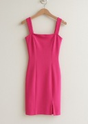 Krótka sukienka na ramiączkach neonowy różowy  przyległa dopasowana 