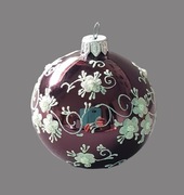 Okrągła szklana bombka bordowa w białe kwiatki