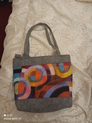 Używana torebka z filcu.