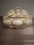 Bomboniera z porcelany włoskiej