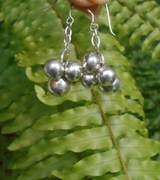 Srebrne kolczyki - wiszące kulki na łańcuszku