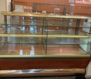 Lada cukiernicza chłodnicza regały