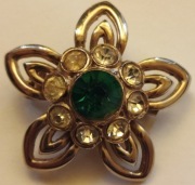 Zabytkowa amerykańska broszka, kwiat w kształcie gwiazdy z kamieniami