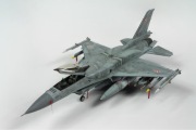 Model samolotu F-16 Block 52+ Tiger Demo Team - Tamiya 1:48