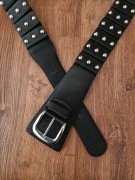 Pasek z ćwiekami na gumie.120 cm.