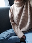 Sweter oversized damski beżowy golf z golfem S/M