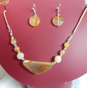Kremowe agaty, piękny naszyjnik, kolia i kolczyki, zestaw biżuterii