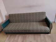 Rozkładana sofa -skorzane obicie .