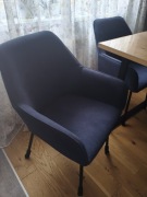 4 granatowe krzesła do salonu/jadalni