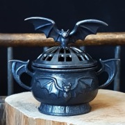 Gotycka Kadzielnica "STRAŻNIK NOCY" – Mroczny Nietoperz