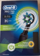 Szczoteczka elektryczna Oral-B PRO 750 z etui
