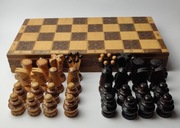 Duży stary zestaw szachowy tzw. królewski  - w pudełku - szachownicy