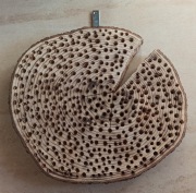 domek dla owadów z plastra drewna 