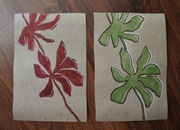 Dwa małe obrazki kwiaty rośliny liście wystrój