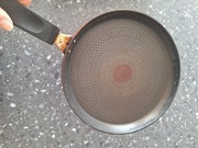 Patelnia tefal do naleśników  używana w dobrym stanie śr. 26cm
