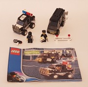 Lego Police 4WD and Undercover Van Town World City Police 7032