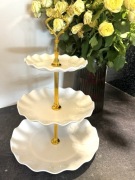 Trzypoziomowy stojak na ciasto i owoce