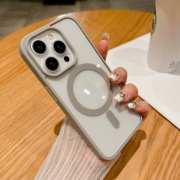 Etui MagSafe do iPhone 15 Pro Matowe Case Szare