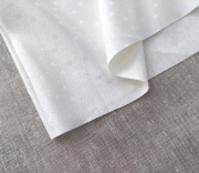 Kremowy obrus 3m x 1,6m z eleganckim wzorem jak nowy