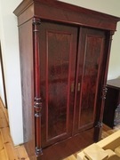 Stara przed wojenna szafa i komoda