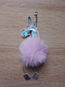 Brelok pompon futerko jednorożec kucyk fioletowy liliowy 