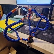 Trzecia ręka do lutowania z lupą