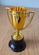 Złoty puchar plastikowy 9.5cm