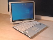Laptop 2w1 tablet Fujitsu Lifebook T4215 retro