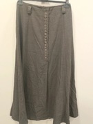 Klasyczna, rozkloszowana spódniczka, długa do kostek, z guzikami