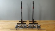 Stojaki pod sztangę + gryfy + 32kg obciążenia: 5kg, 2,5kg, 1,25kg, 1kg