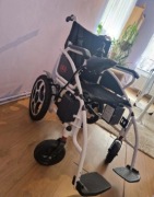 WÓZEK INWALIDZKI ELEKTRYCZNY AT52304