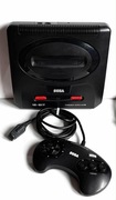 Sega Mega Drive 2 II PAL MK-1631-50 Pad + Mały Gratis