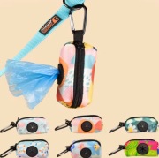 Dozownik na worek na psie odchody z kolorowym wzorem