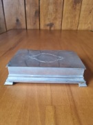 stara cynowa papierośnica