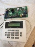 Alarm satel CA5. Centrala i manipulator lcd