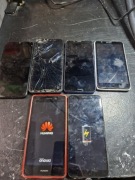 Uszkodzone telefony, zestaw telefonów