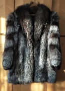 Futro z naturalnych srebrnych lisów