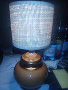 Lampka nocna z porcelany pochodząca z Włoch .