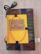 Survival – mój poradnik | Claire Llewellyn | notes spirala + etui (50)