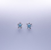 Małe Kolczyki w Kształcie Żółwia z Srebra 925 i Larimarem