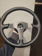 Kierownica sportowa MOMO z nabą BMW e36