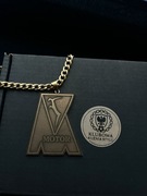 Złoty łańcuszek z przywieszką (wszystkie kluby)