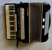 Stary akordeon Sibylla Brand 120