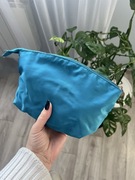 Turkusowa kosmetyczka Clarins