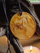 Rękodzieło naszyjnik ala Bursztyn z żywicy jak mały obraz