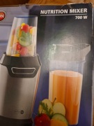 Nutrition mixer  700 W do przygotowania szejków. blender kielichowy